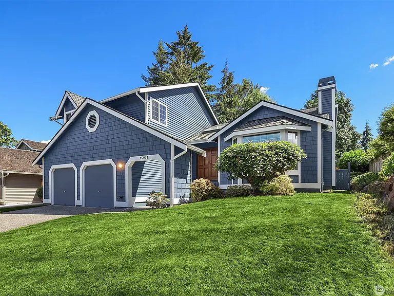 15917 SE Fairwood Blvd — Photo 1