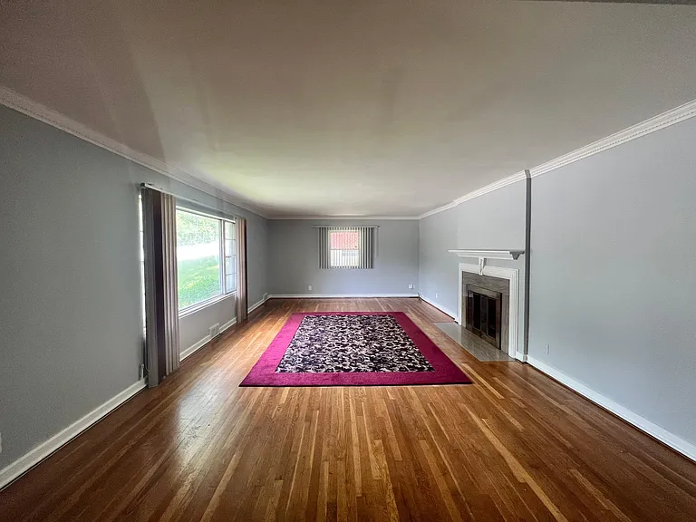 525 Far Hills Ave — Photo 5