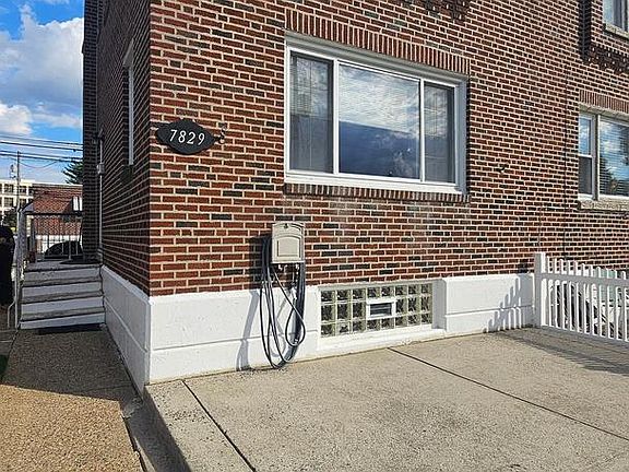 2nd image of 7829 Horrocks St