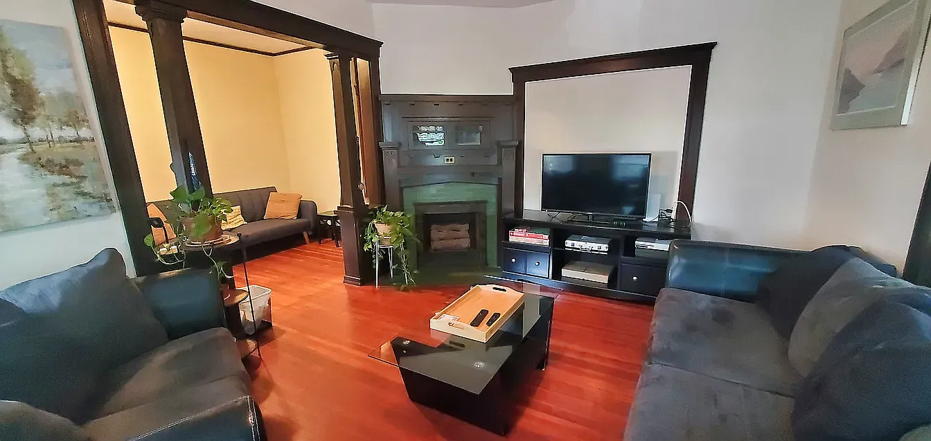 3 bed, 1200 sqft, $2,800 — Photo 2