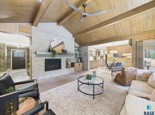 1004 E Tomar Rd, Sioux Falls, SD 57105