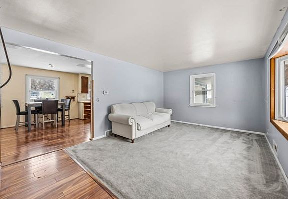 3rd image of 51 Caroline Dr