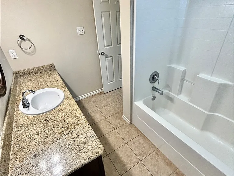 2477 Horse Shoe Dr — Photo 13