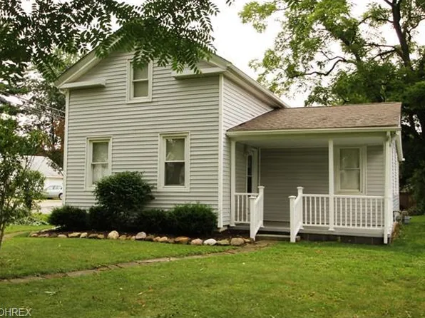 94 Center St, Seville, OH 44273