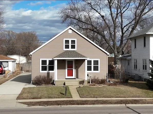 921 S 1st St, Norfolk, NE 68701