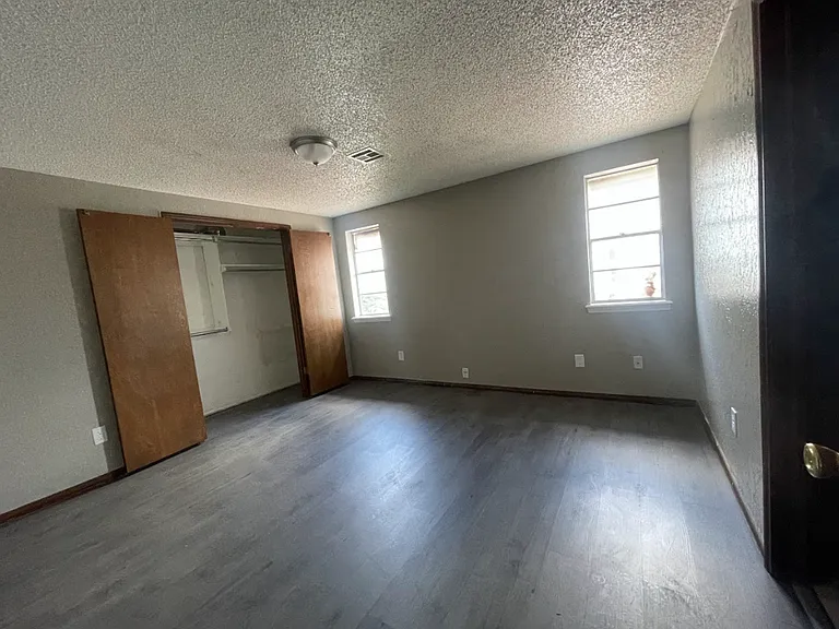 7219 Edenborough Dr — Photo 10