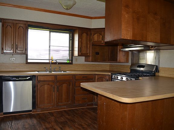 KITCHEN, VIEW 2