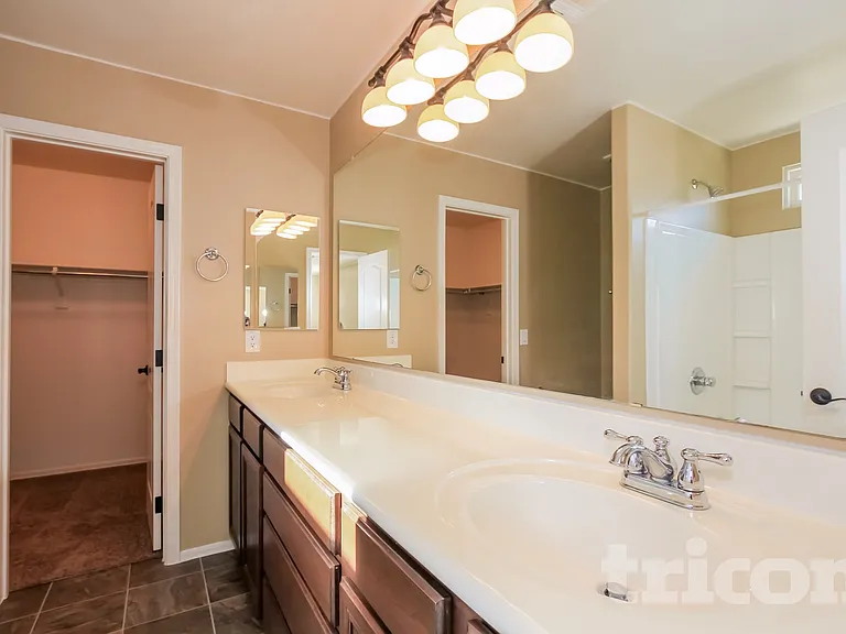 29250 W Weldon Ave — Photo 10