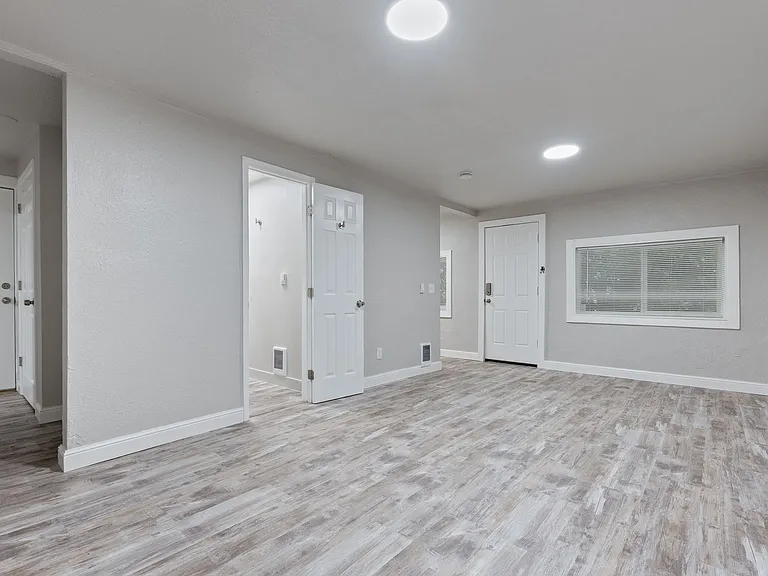 3812 R St — Photo 6