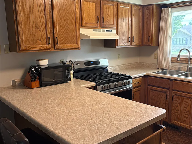 3835 Summerset Way — Photo 7