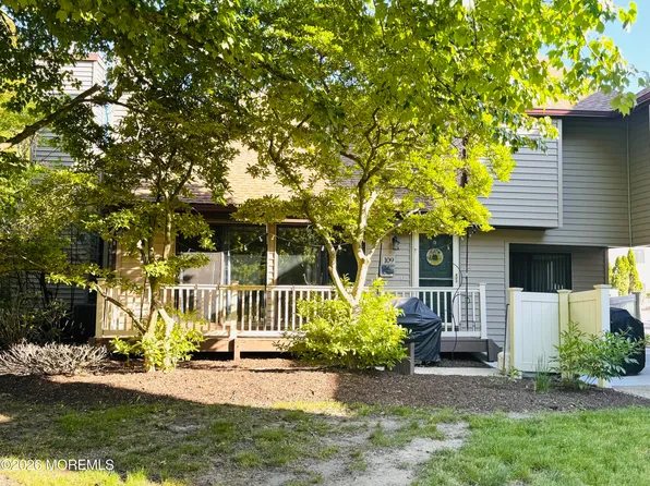 109 Cotswold Circle #2, Ocean Twp, NJ 07712