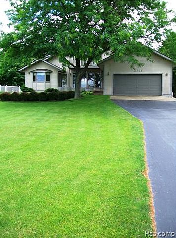 1st image of 3761 Woodland Dr