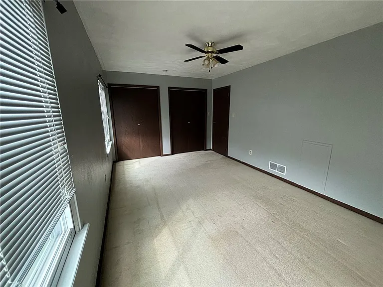 3204 Camberly Dr — Photo 32