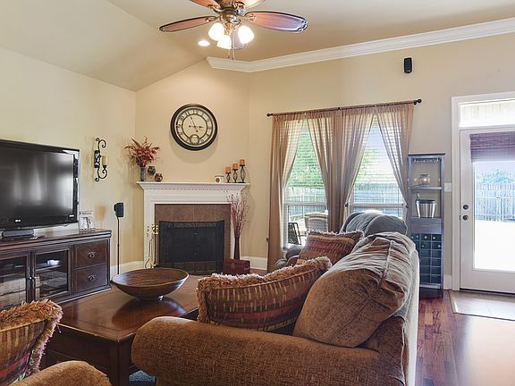 Corner fireplace