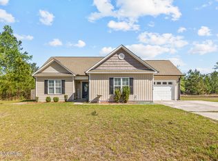 118 Blueberry Fields Rd, Maple Hill, NC 28454