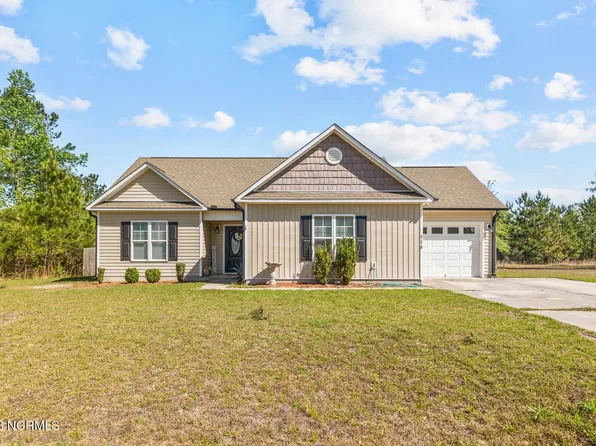 118 Blueberry Fields Road, Maple Hill, NC 28454
