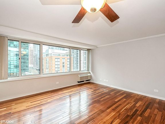 5th image of 211 E Ohio St APT 1914