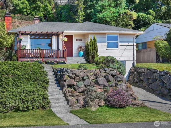 3218 31st Avenue W, Seattle, WA 98199