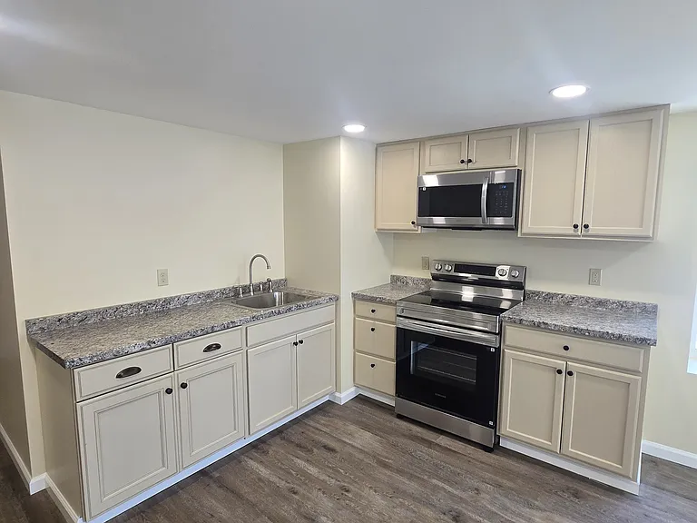 1063 Little Britain Rd #1 — Photo 2