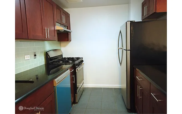 Rented by Douglas Elliman | media 4