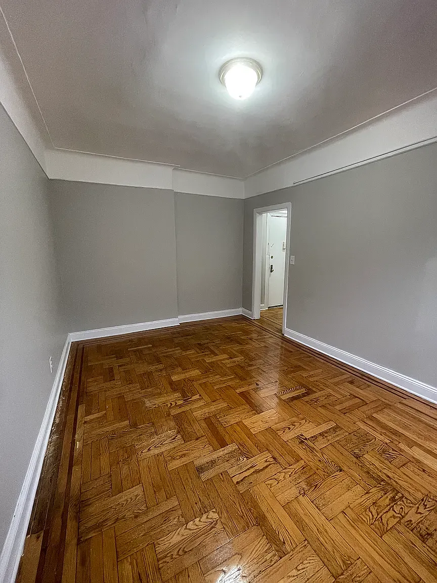 945 Saratoga Avenue — Photo 1