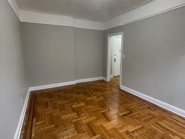 945 Saratoga Ave #2B, Brooklyn, NY 11212