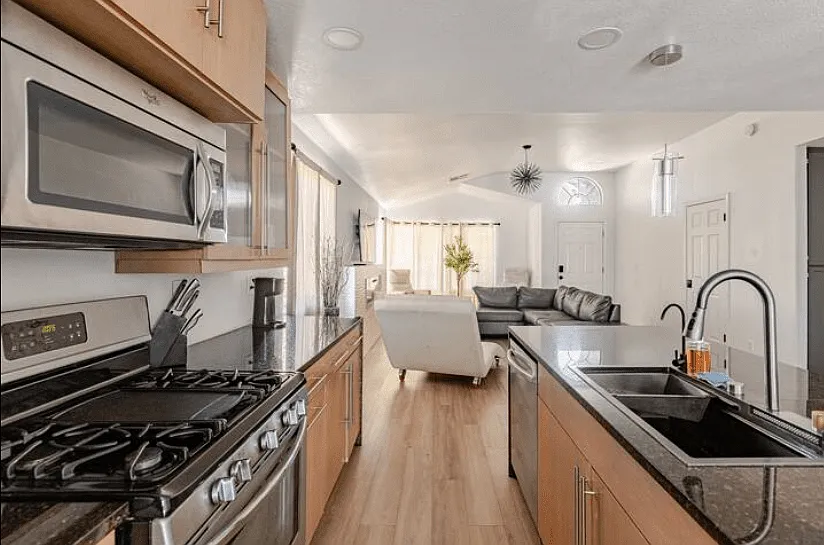 3 bed, $5,100 — Photo 4