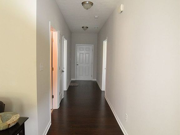 2nd image of 5264 N Thornhill Pl