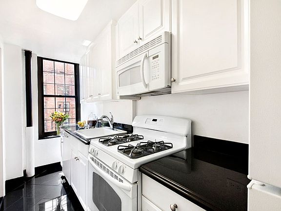 5th image of 445 W 23rd St APT 10E