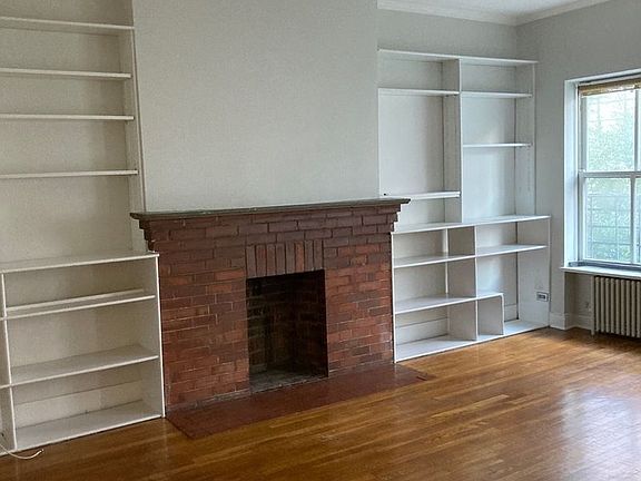 3rd image of 426 Hudson St #4