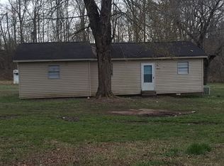 1096 Evergreen St, Dresden, TN 38225