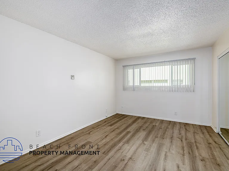 464 S. Berendo St. — Photo 32