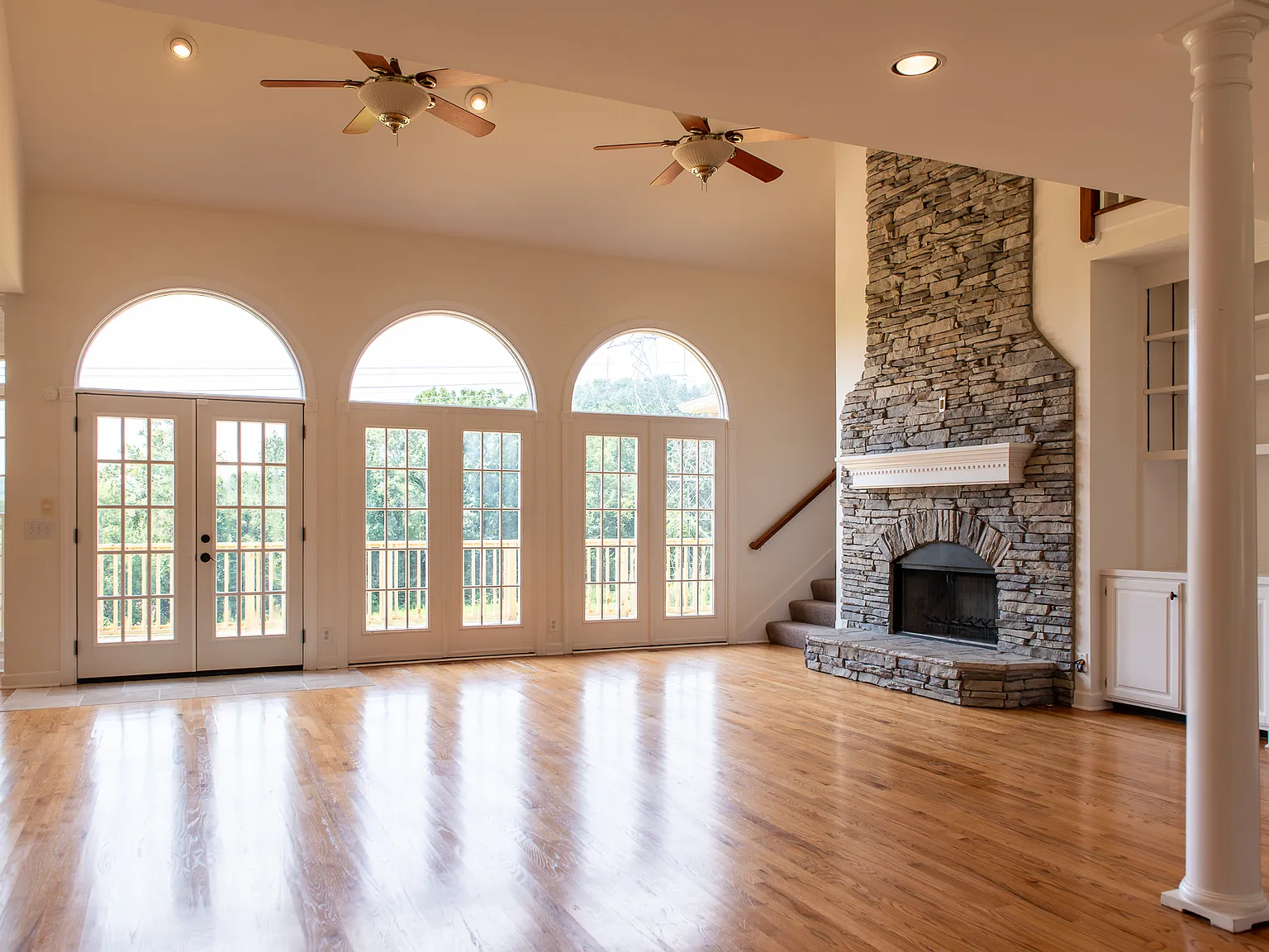 5 bed, 5.5 bath, 5758 sqft, $10,000 — Photo 4