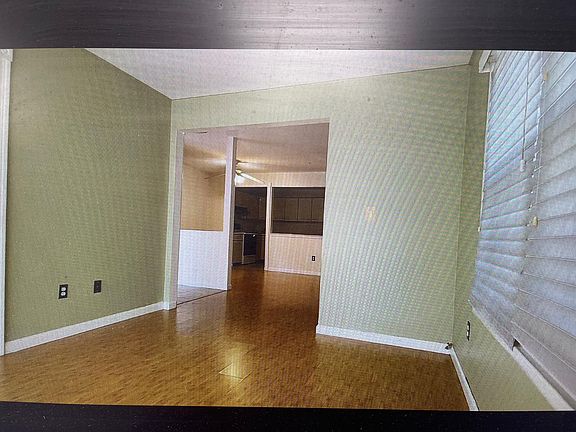 3rd image of 720 Zlotkin Cir APT 2