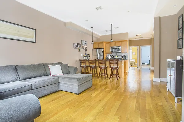 Rented by Compass | media 26