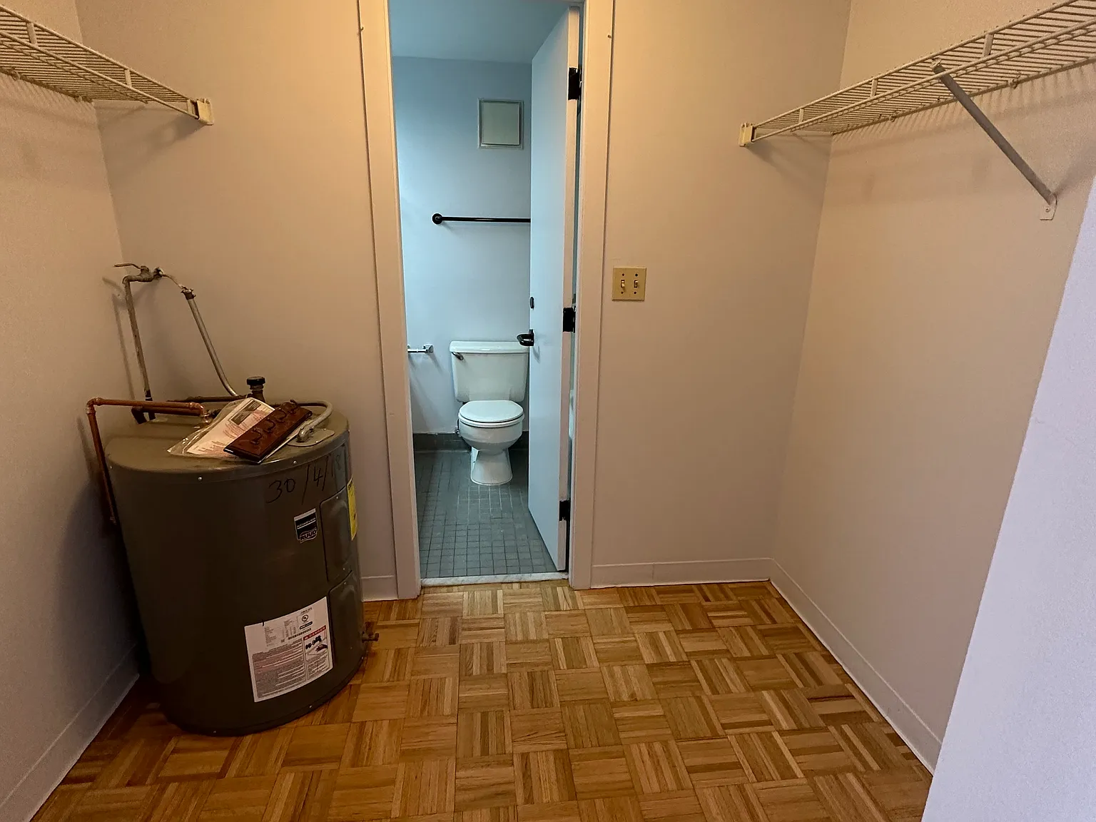 Studio, 400 sqft, $2,600 — Photo 4
