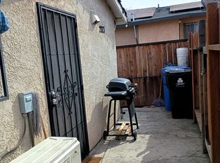 2071 E 105th St, Los Angeles, CA 90002