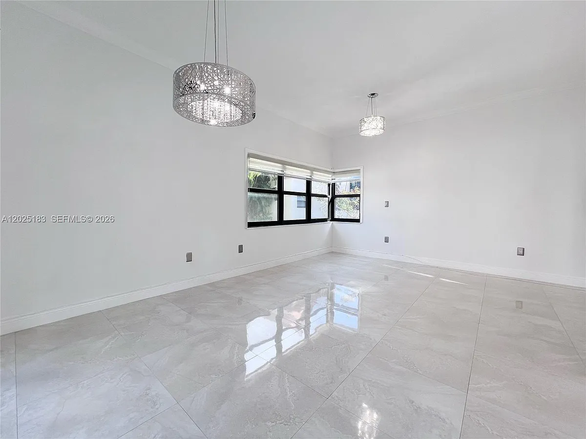 Building Photo - 1890 Brickell Ave #3