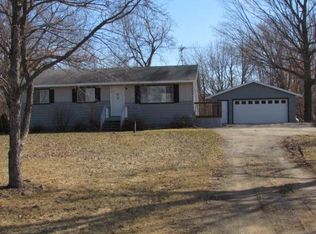N5056 Larry Rd, New London, WI 54961
