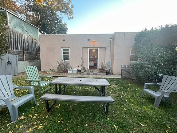 2nd image of 1524 3/4 Echo Park Ave