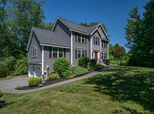 7 N Salem Rd, Hampstead, NH 03841
