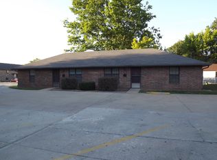 111 S 4th St APT 1C, Clinton, MO 64735