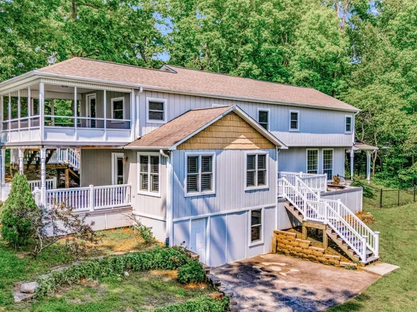 1121 Settlers Ln, Friendsville, TN 37737