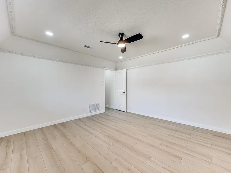 2409 Regal Rd — Photo 14