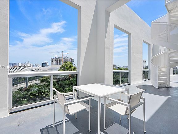 2nd image of 2001 Meridian Ave #Penthouse 16