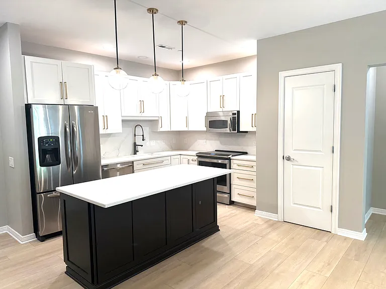 250 Daniel Burnham Sq #201 — Photo 3