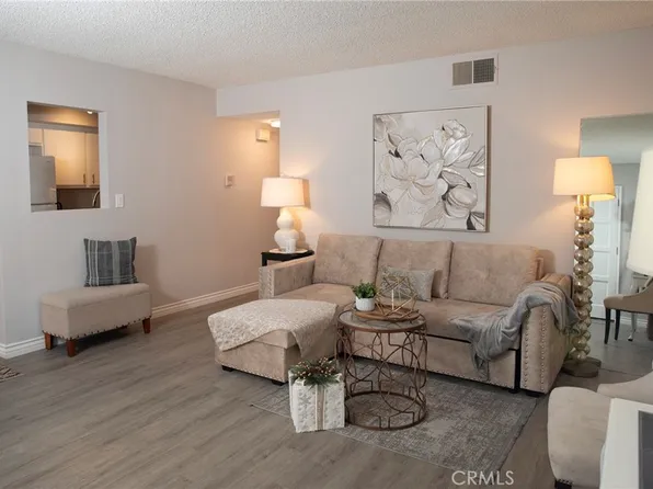 1304 Mountain Ave APT 105, Duarte, CA 91010