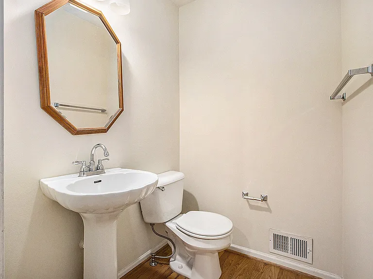 339 Hunters Trl — Photo 7