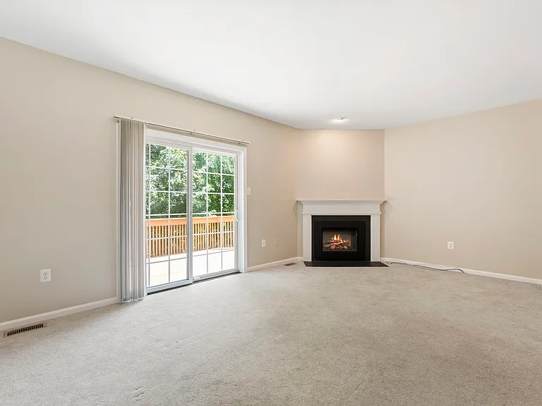 105 Knollwood Ct — Photo 13