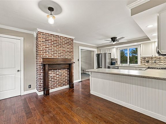 3rd image of 7544 Noblestown Rd